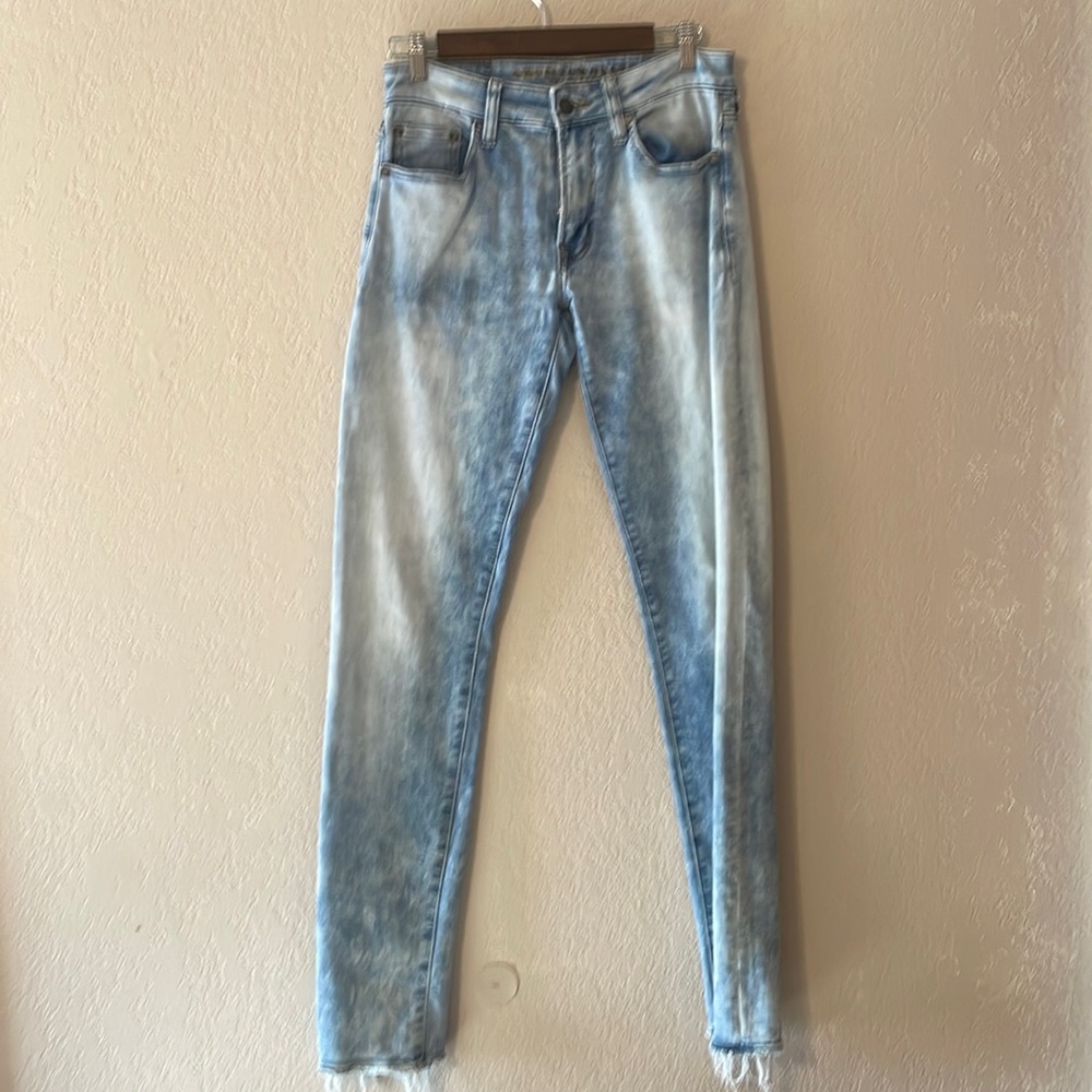 American Eagle Light wash jeans